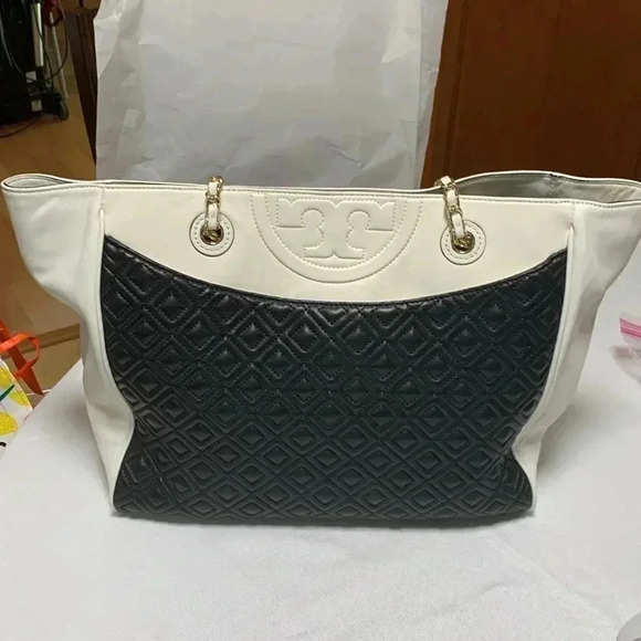TORY BURCH Women’s Shoulder Bag Purse.🌟Excellent Condition 🌟Dust bag included - Picture 3 of 9